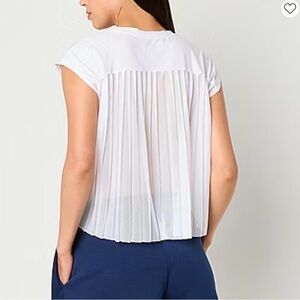 Xersion Womens Pleated Crew Neck Sleeveless T-Shirt